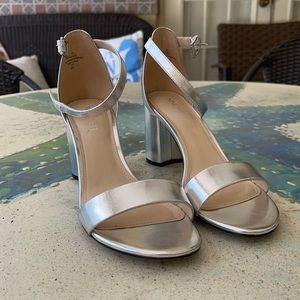 9West 8m silver dress heels